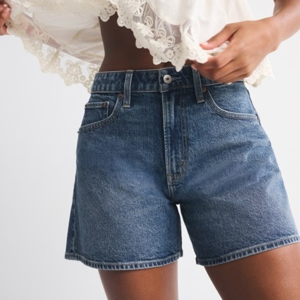Abercrombie & Fitch Curve Love High Rise Dad Short Medium Wash Size 6 - Picture 2 of 12